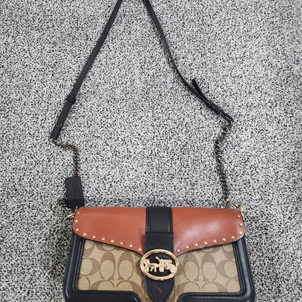 코치 조지 시그니처 캔버스 숄더백 