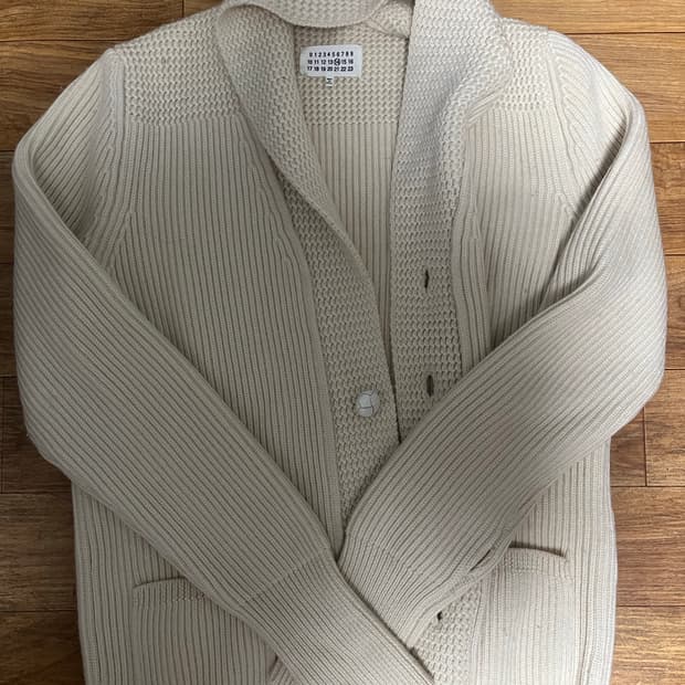 마르지엘라 아이보리 가디건m