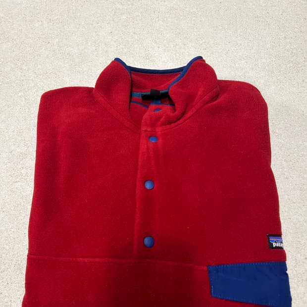 파타고니아 신칠라 L 클래식 레드