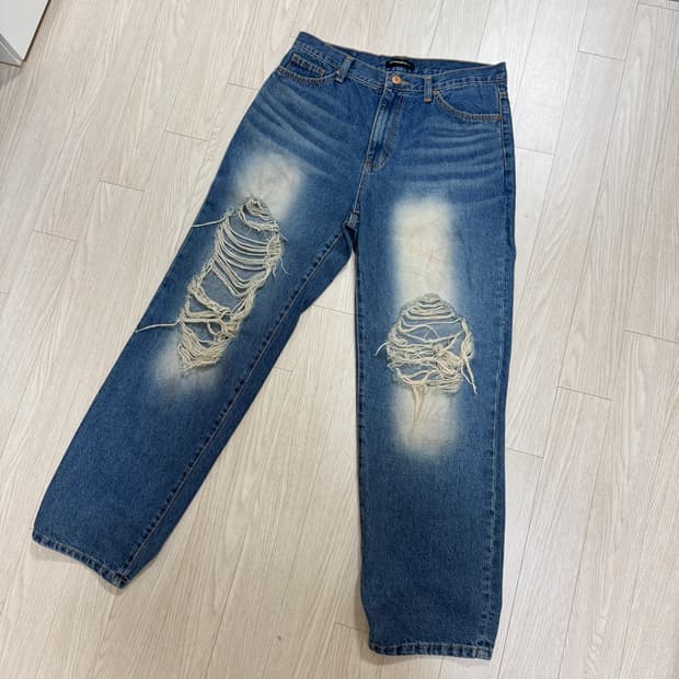 아덜핏 워싱 스크래치 연청 데님팬츠(L)