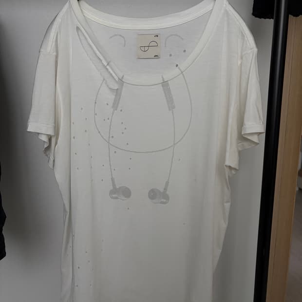 Lost Town Supply 이어폰 티셔츠 팝니다