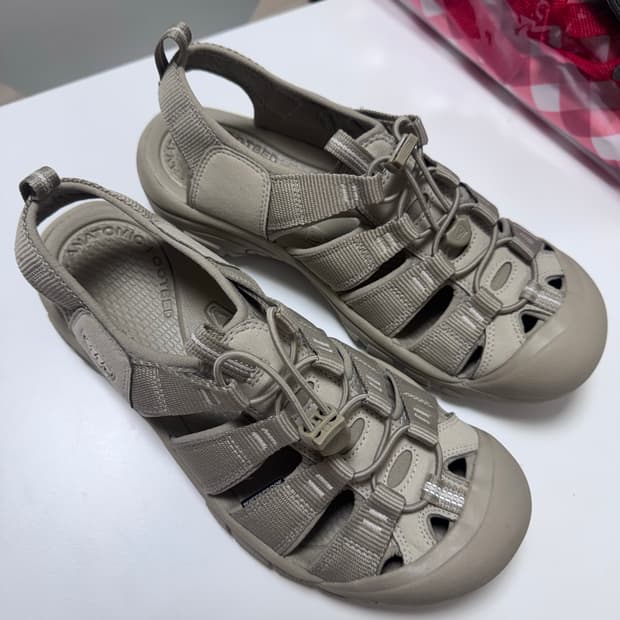 keen 킨 뉴포트 베이지 샌들 (새상품)
