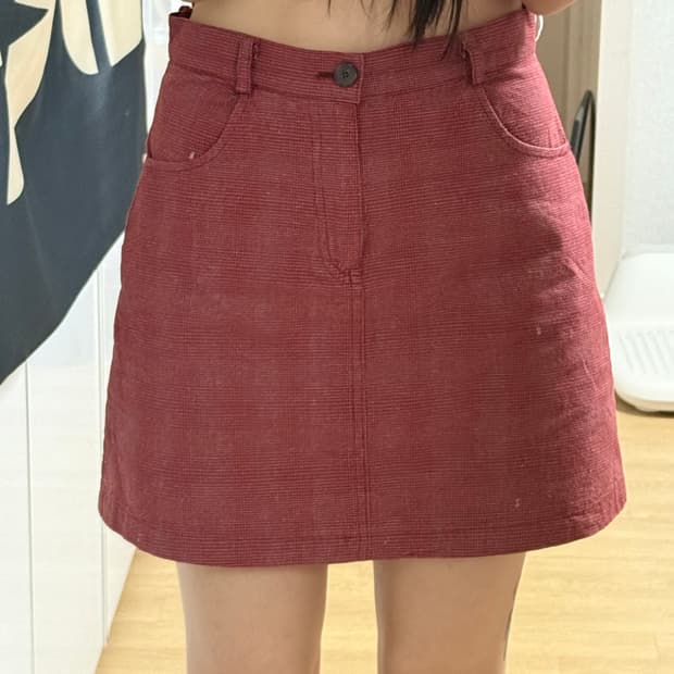 Sculptor 스컬프터 레드 미니 스커트