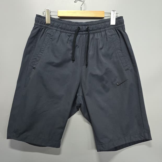  나이키 NIKE NSW 스우시 로고 우븐 쇼츠 블랙 L