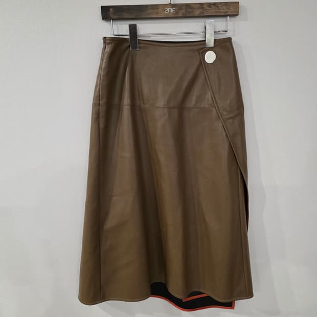 한섬 래트 바이 티 브라운 레더 스커트 64-94