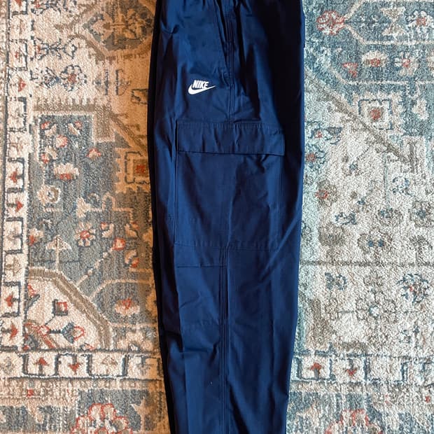 나이키  클럽 카고 우븐 팬츠 (새제품 . XL)