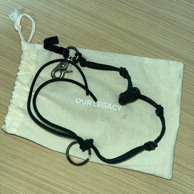 아워레가시 라돈 레더 키체인 블랙