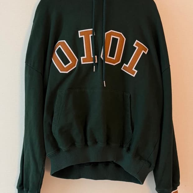 OIOI 오아이오아이 그린 후드티