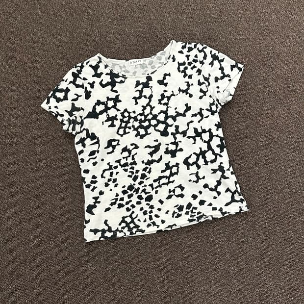 38)ANAYI vintage 여성 블랙 패턴 반팔
