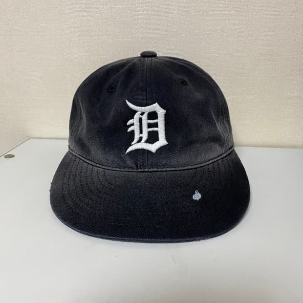 도넛리벤지 핑거프레스 볼캡 모자