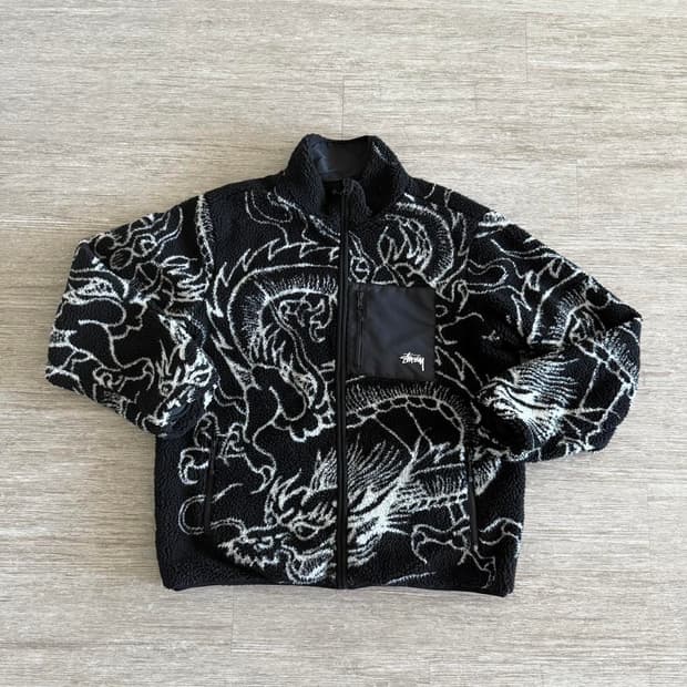 스투시 드래곤 패턴 플리스 자켓 블랙