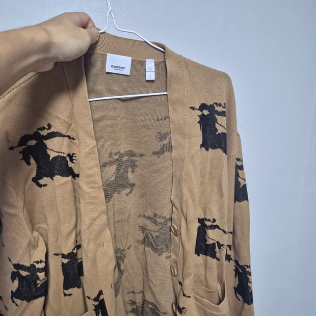 버버리 가디건(여성용)팔아요