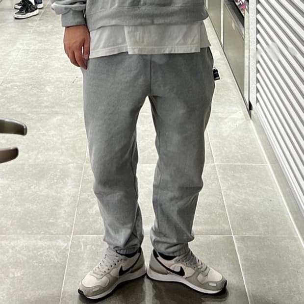 나이키 에어볼텍스 황금사이즈 260입니다