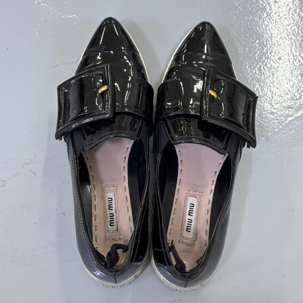 38 미우미우 페이던트 로퍼 0309E