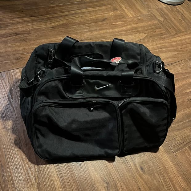 Nike swoosh logo tennis shoulder bag