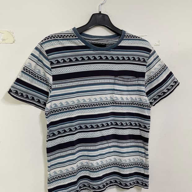 인더애틱 반팔 티셔츠