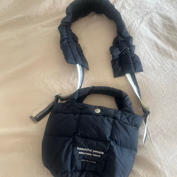 일본 Beautiful People 패딩 숄더백