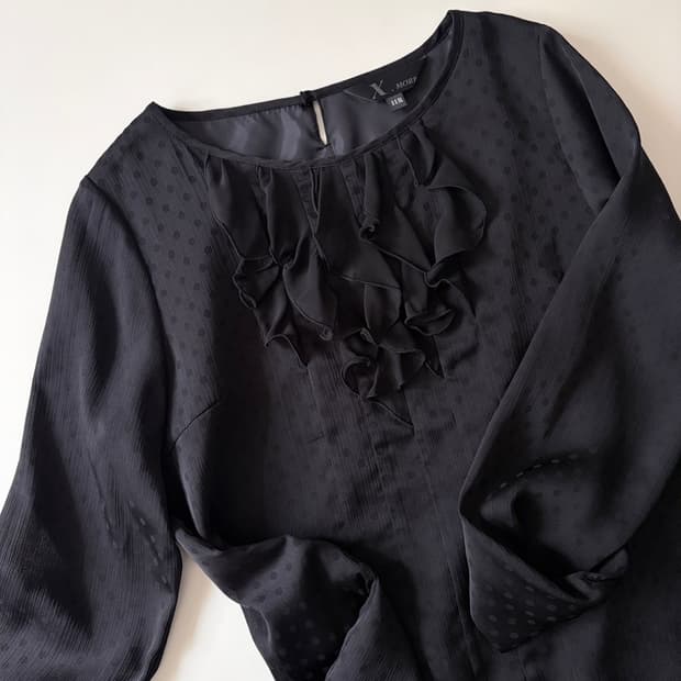 dot blouse