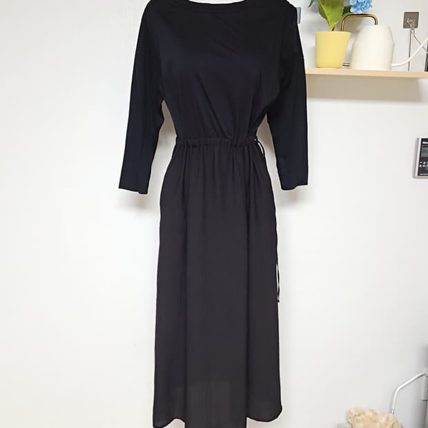한섬 DKNY 쿨원단 22SS 스트링 롱원피스 55 블랙