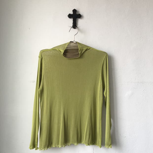 Reversible high neck mesh sleeve
