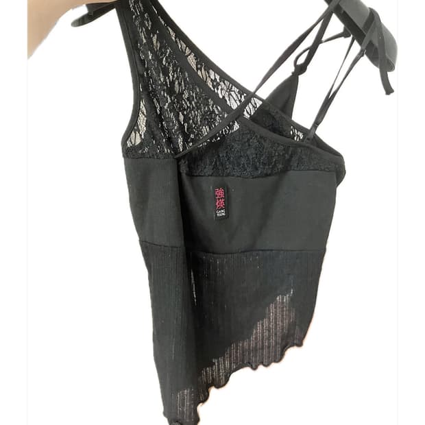 위갱영 어시메트릭 원숄더 탑 M