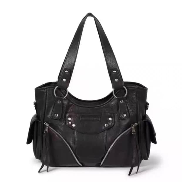 새상품 이우가마카라스 스터드 레더 숄더백