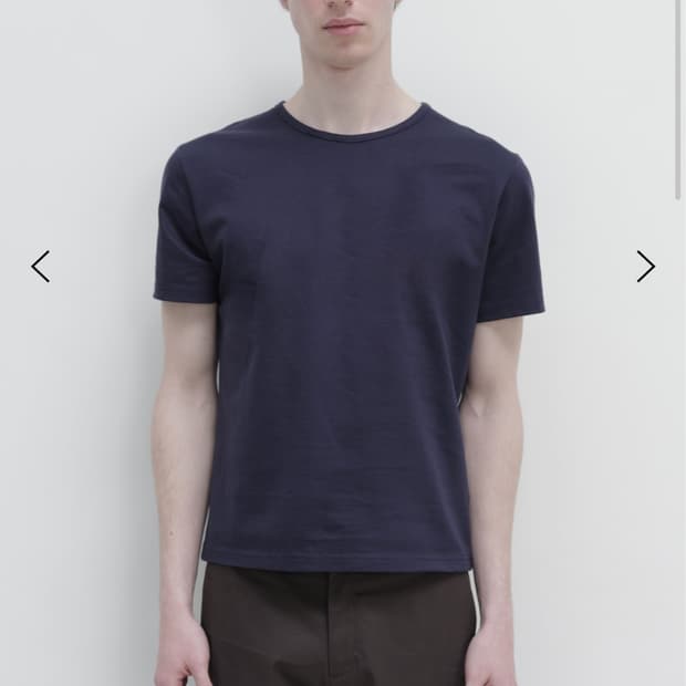 Les pin t-shirt 20수 48사이즈 구해봅니다!