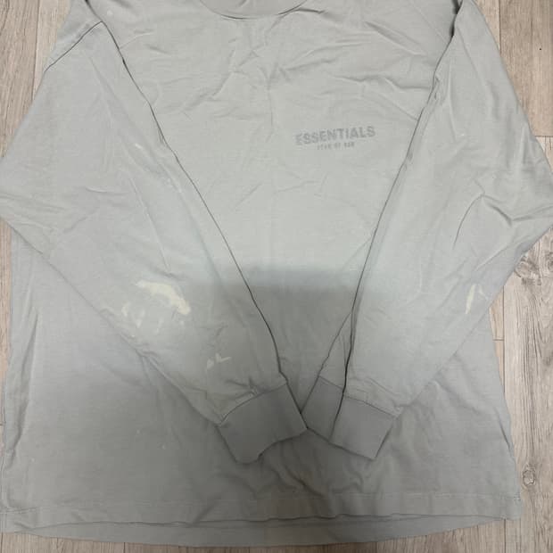 피오갓 에센셜 긴팔 티셔츠 롱슬리브 팝니다!