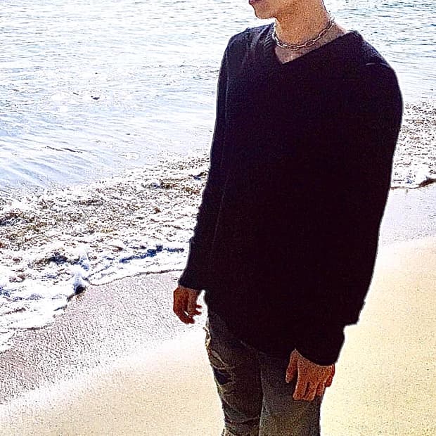 언더커버 아카이브 브이넥 니트