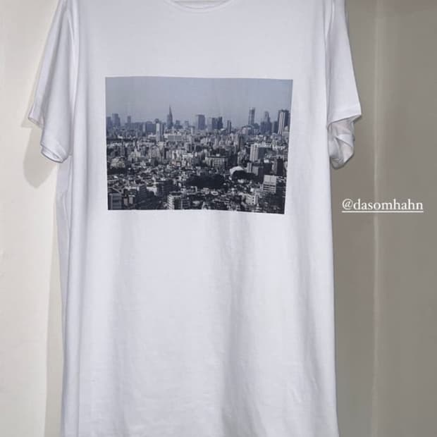 지초이 더현대 티셔츠