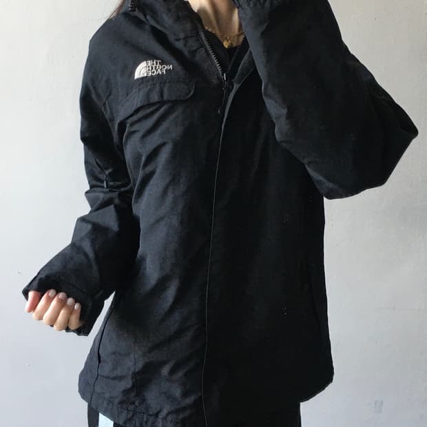 노스페이스 가슴로고 바람막이 자켓