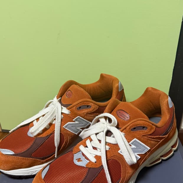 뉴발란스 2002r 오렌지 285