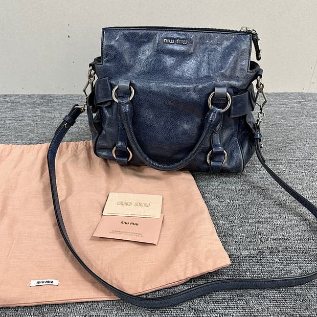 미우미우 사첼백 