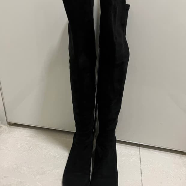 스튜어트 와이츠먼 5050