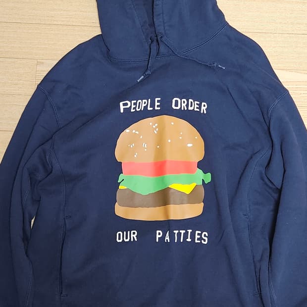 유니클로 CPFM 스폰지밥 스웻풀파카