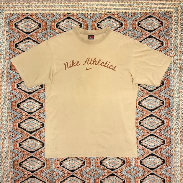 나이키 베이지 스우시 반팔티셔츠 남성L