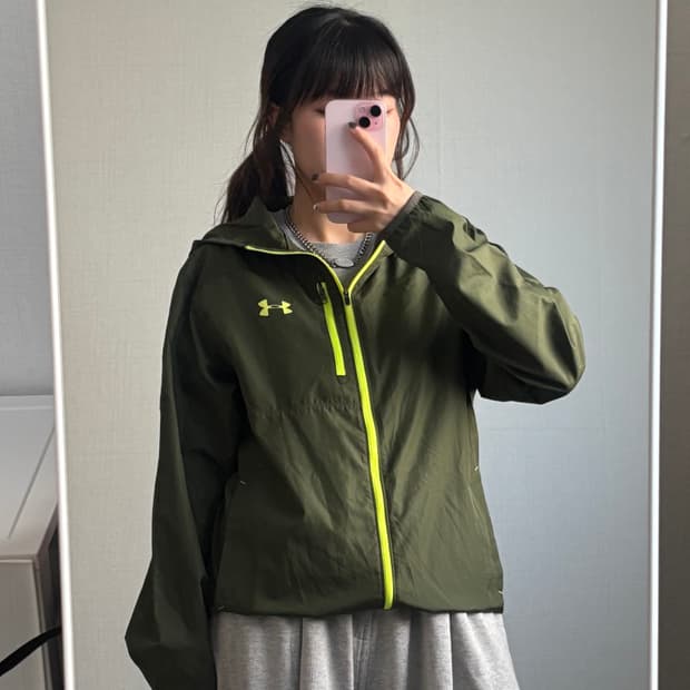 언더아머 바람막이 M 사이즈 (거의새거!