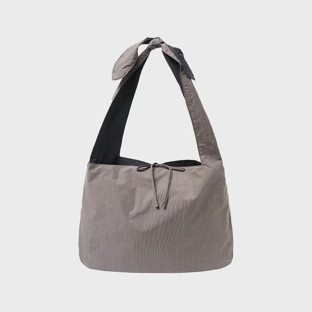 아모멘토 스트라이프 숄더백