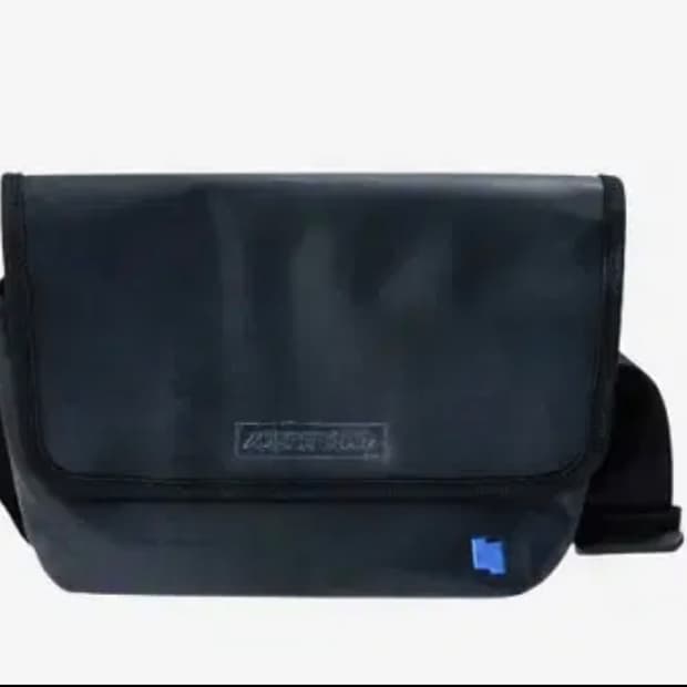 아더에러 트레이스 메신져백 스몰