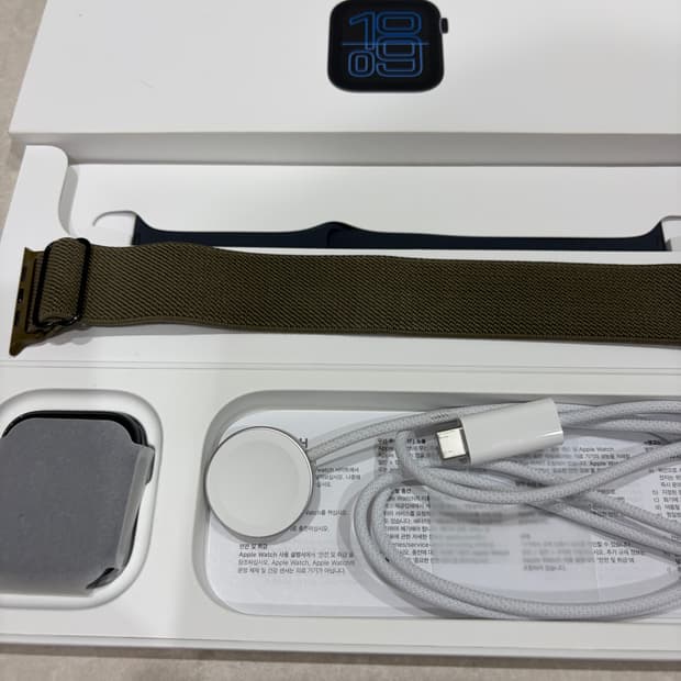 애플워치 SE3 44mm GPS+셀룰러 스페이스그레이 