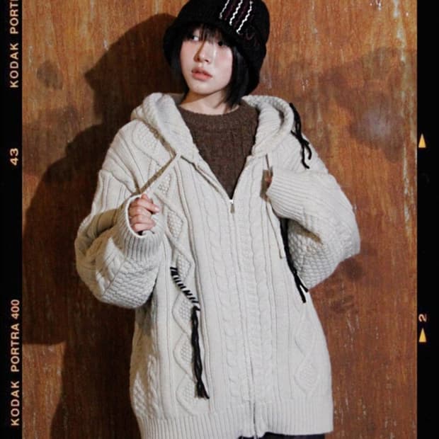 [새상품] 더그레이티스트 케이블 후드 니트가디건