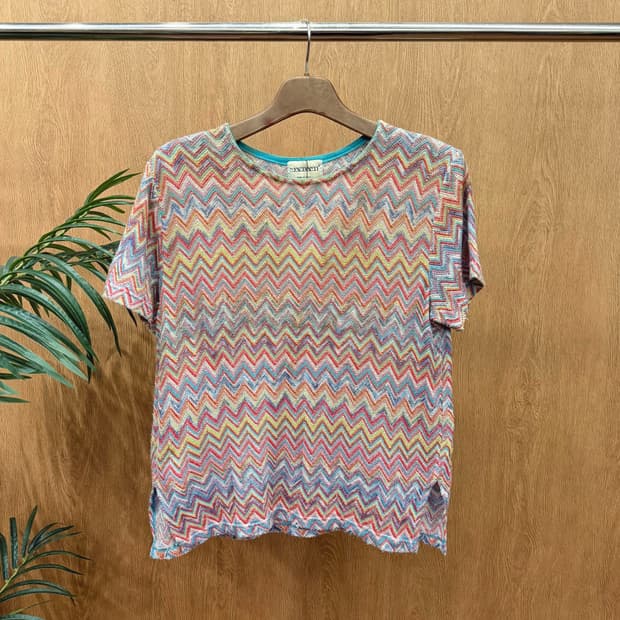 마리아니 라운드넥 반팔 니트 쉐브론 패턴 사이드 슬릿 루즈핏 레인보우