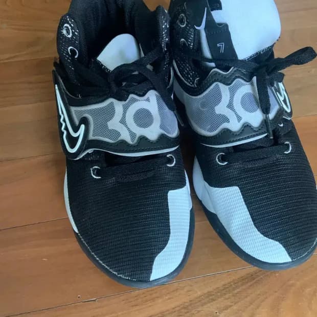 아디다스 운동화(농구화)