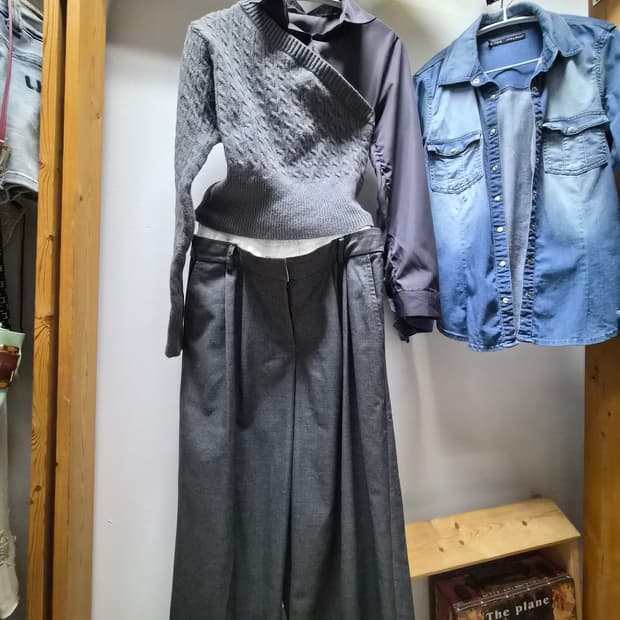 언발 니트레이어드 셔츠. 미드나잇무브 핀턱 와이드팬츠