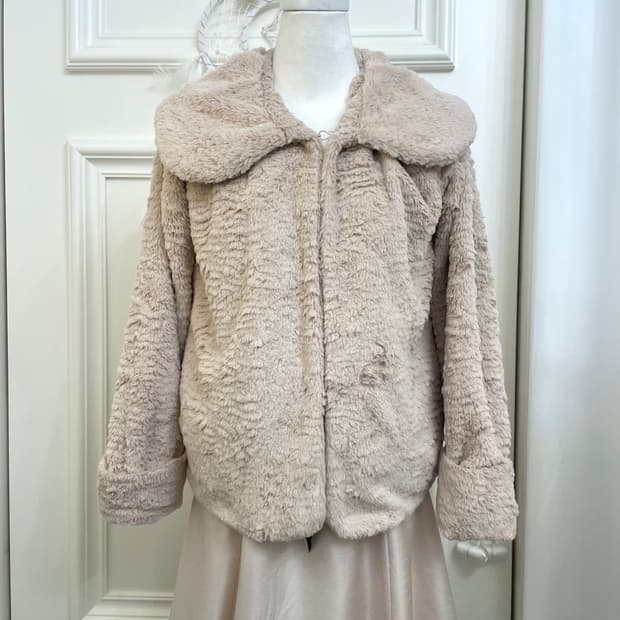BARBIE beige big collar 3hook fur jacket