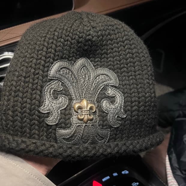 크롬하츠 플레어 참 비니