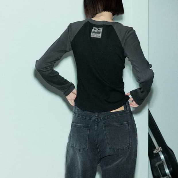 C RAGLAN LONG SLEEVE