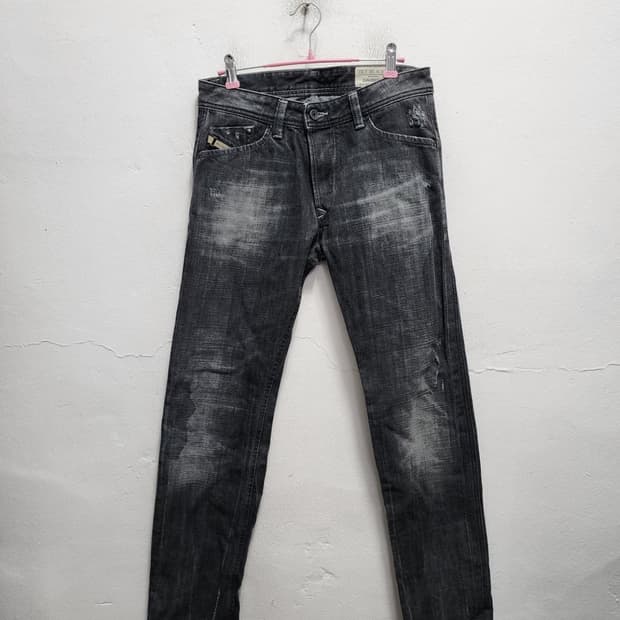 디젤 DARRON 빈티지 흑청바지
