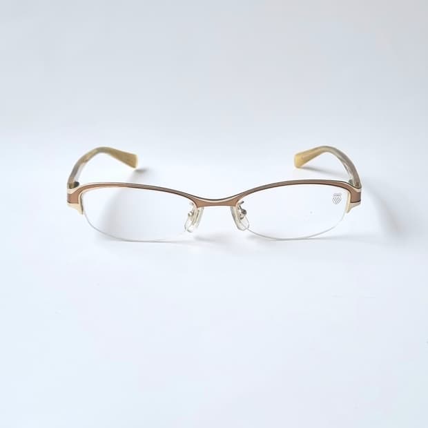 데드스탁  K-SWISS 반무테 텍스처 패턴