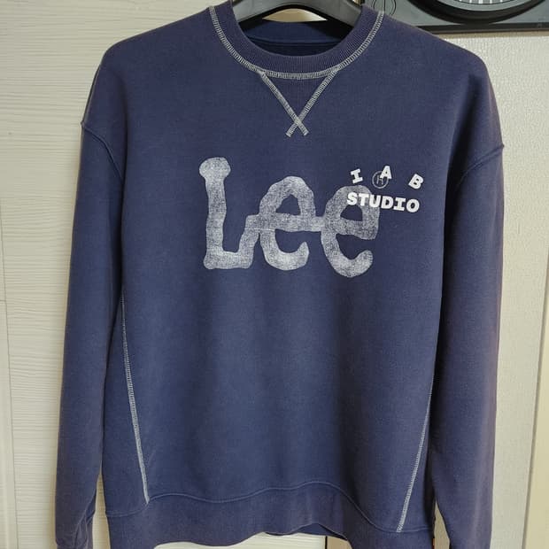 LEE x 아이앱(IAB) 콜라보 맨투맨